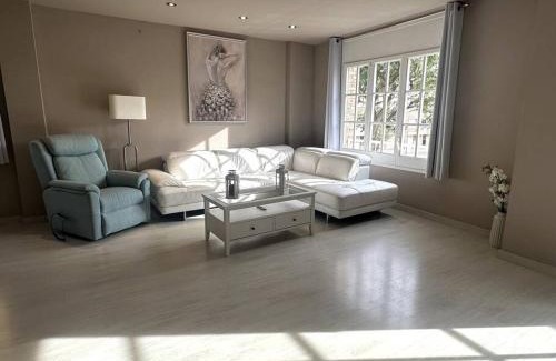 Viladecans House | Stylish Comfort in Gava, Steps from the Beach & Pet Friendly