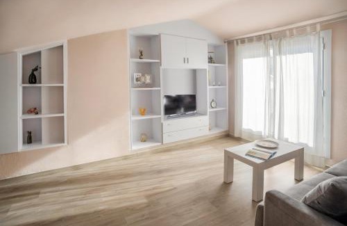 Viladecans House | Stylish Comfort in Gava, Steps from the Beach & Pet Friendly