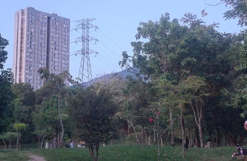 Villa Hermosa Apartment | Comfortable Apartment in Medellín with City Views