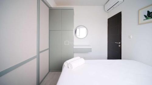 Sidoarjo Apartment | Modern 2BR Apartment at Suncity Residence for Your Stay