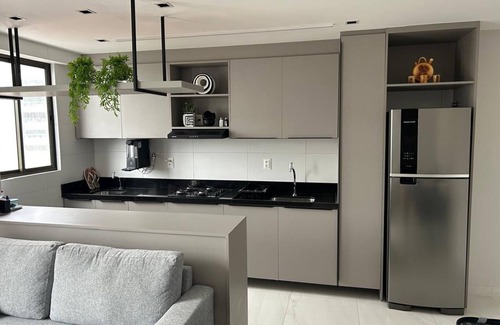 Tambau Apartment | Cozy Retreat at Compact Flat Tambau with Pool & Breakfast