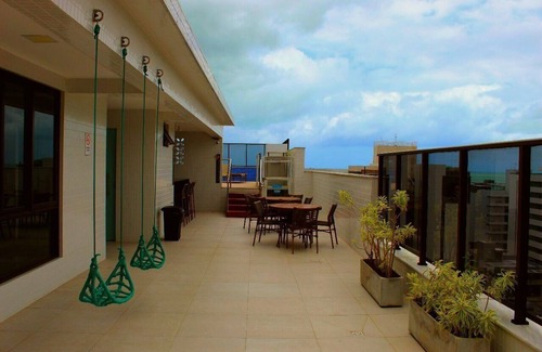 Tambau Apartment | Cozy Retreat at Compact Flat Tambau with Pool & Breakfast