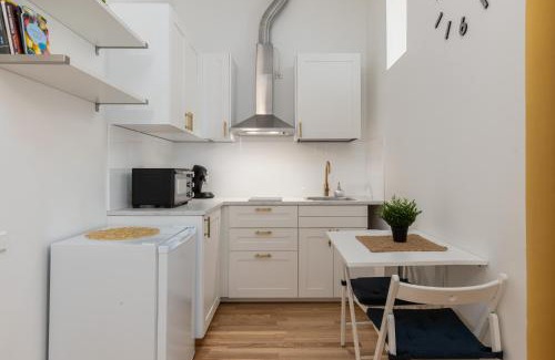 Centrs Apartment | Compact Studio next to JRT
