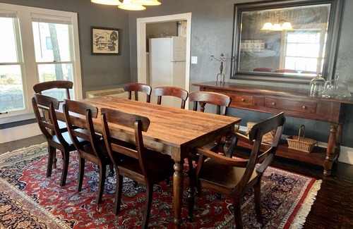 Glen Rose Cottage | Discover Compass Cottage: Historic Glen Rose Getaway