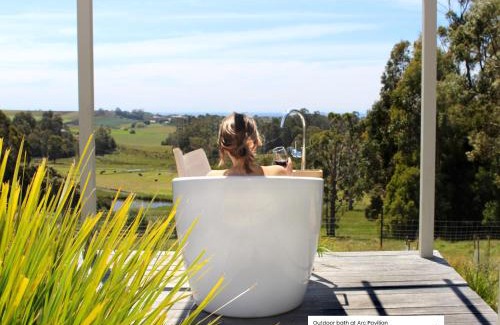 Forthside House | Explore Compass Hut: Breakfast Included & Great Reviews!