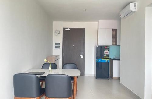 Thu Dau Mot House | Experience Compass One Building – 4-Star Family-Friendly Stay