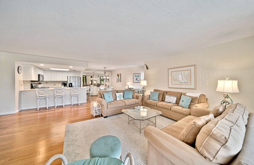 Sanibel Condo | Cozy Compass Pointe #201: Oceanfront Getaway on Sanibel