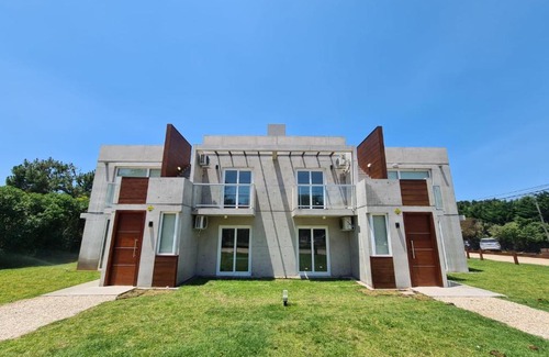 Mar Azul House | Discover Complejo 42: Family-Friendly with Kitchen Amenities