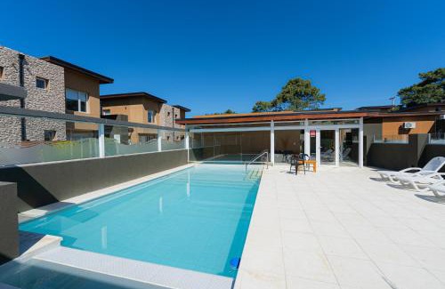 Mar de Cobo Apartment | Relax at Complejo Altos La Caleta: Family-Friendly Getaway