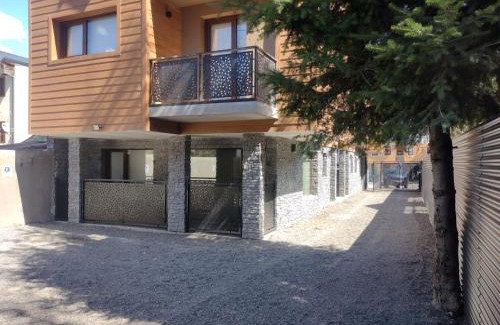 San Martin de los Andes Apartment | Explore Complejo Lanín: Child-Friendly with Hot Tub Access