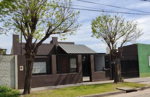 Berazategui Apartment | Pet-Friendly Complejo Berazategui with Breakfast Included