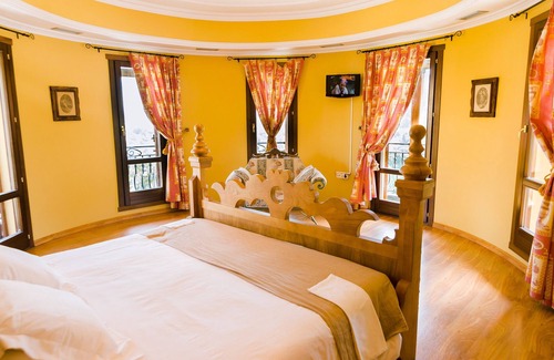 Vilamartin de Valdeorras Hotel | Top-Rated Complejo Hostelero Paladium with Pool & Spa