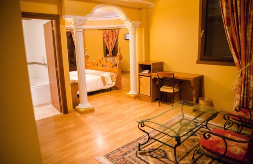 Vilamartin de Valdeorras Hotel | Top-Rated Complejo Hostelero Paladium with Pool & Spa