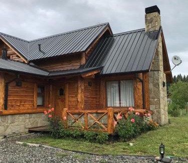 Lago Puelo Villa | Family-Friendly Complejo Puelo Altos de Golondrinas Retreat