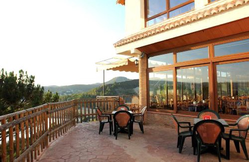 Arenas del Rey Villa | Explore Complejo Rural El Molinillo: Pet-Friendly Retreat