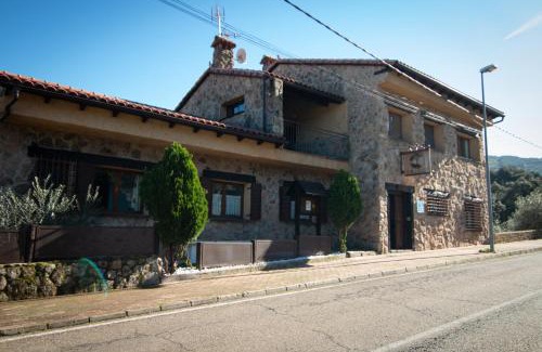 La Pesga Apartment | Explore Complejo Rural El Recuerdo: Pet-Friendly Retreat