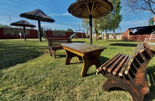 Las Compuertas House | Pet-Friendly Complejo Solitudine with Pool & Breakfast