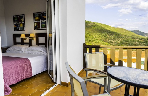 Santa Ana la Real Hotel | Eco-Friendly Complejo Turístico Los Veneros with Spa & Pool