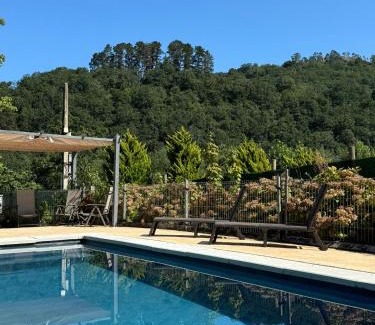 Soto de Cangas Apartment | Oceanfront Escape at Complejo Turístico Les Cotolles