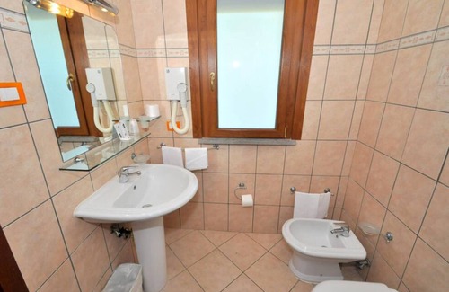 Torrimpietra Hotel | Relax at Complesso L'Oasi: Family-Friendly with Spa & Pool