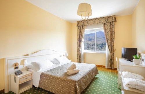 Suio Terme Hotel | Relax at Complesso Termale Vescine with Ocean Views & Spa