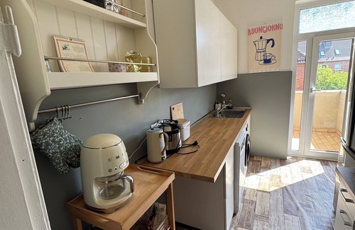 Gaarden-Sud - Kronsburg Apartment | Complete: 2-room apartment centrally located in an old building
