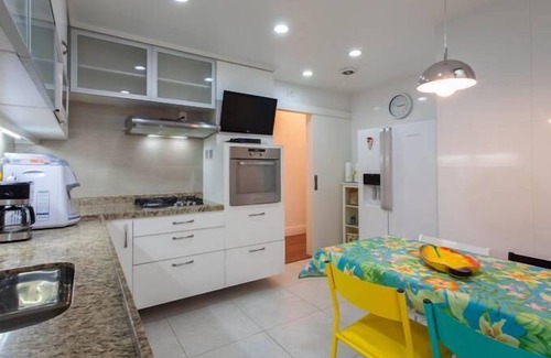 Copacabana Apartment | Cozy Oceanfront Apartment with Top Amenities & 10/10 Rating