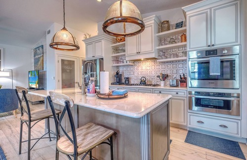 Madeira Beach House | Coastal Oasis with Private Heated Pool Near John's Pass