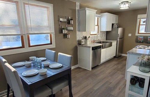Lowder House | Smart Home Retreat: Pet-Friendly Getaway with Spa & Kitchen