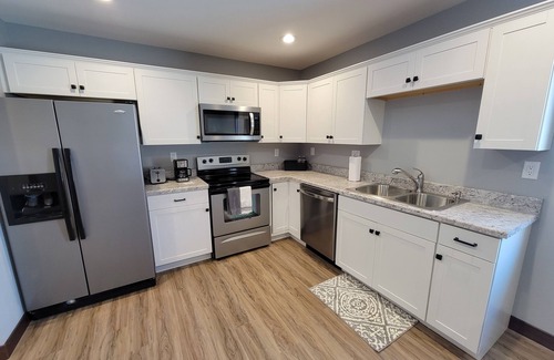 Cascade Apartment | Modern Downtown Apartment: 10/10 Rated, Family-Friendly Stay