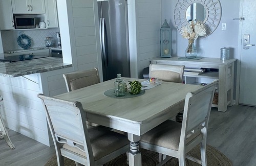 Villa Sabine Condo | Renovated 1-Bedroom at Sabine Yacht and Racquet Club