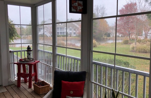 Bethany Beach Condo | Renovated Lake View Condo in Sea Colony with Premium Amenities