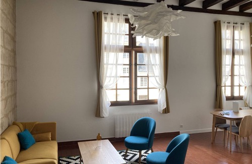 Tours City Centre Apartment | Historic 16th Century Apartment in Hyper Centre de Tours