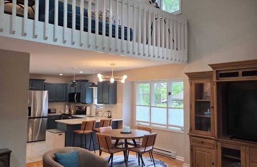 Westerly House | Completely renovated, finished just this April of 2025 & 5 minutes to the beach!