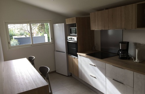 Les Angles House | Renovated Villa Near Avignon with Private Pool & Ocean View