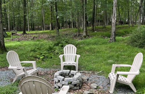 Lackawaxen House | Renovated Home with Pool & Steps to Ski Slopes - 10/10 Rating