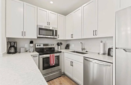 Stratton Mountain Condo | Updated 2BD/2BR with Heated Pool & Scenic Views