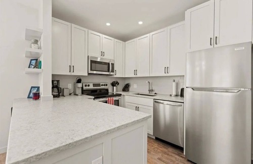 Stratton Mountain Condo | Updated 2BD/2BR with Heated Pool & Scenic Views