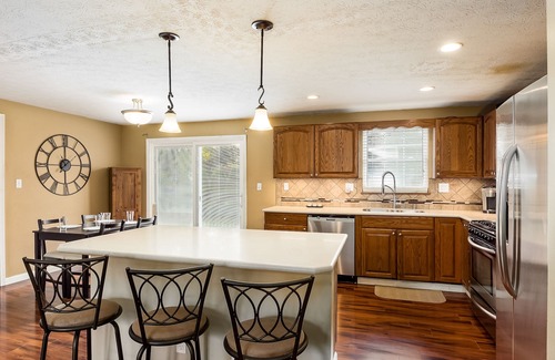 Columbus House | Updated 4-Bedroom Home with Deck & Pet-Friendly Amenities