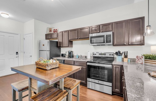 Starkville Condo | Completely Updated Condo, 15 Minute Walk to Davis Wade Stadium!