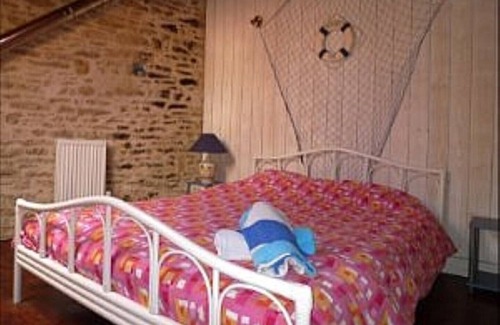 Saint-Juire-Champgillon House | Relaxing Retreat: Gites with Pool & Lush Gardens Await