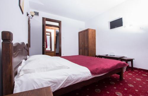 Ranca Resort | Scenic Complex Panoramic: Pet-Friendly Getaway with Dining
