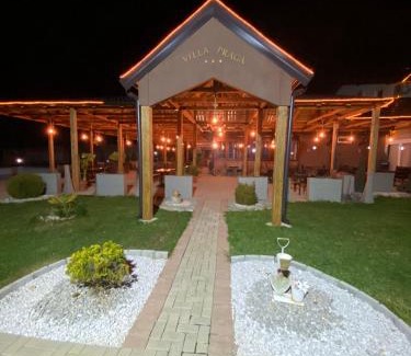 Southwestern Region Resort | Top-Rated Hotel Praga: Oceanfront Bliss with Spa & Pool