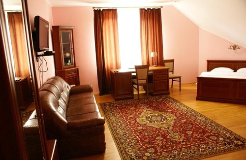 Skole Hotel | Guest Rated: Complex Vivcharyk with Pet-Friendly Amenities
