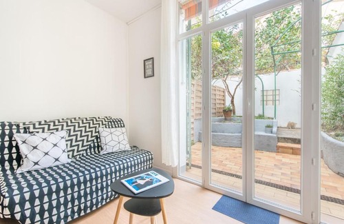 4th Arrondissement House | Pet-Friendly Oceanfront MaisonMars with Breakfast & Parking