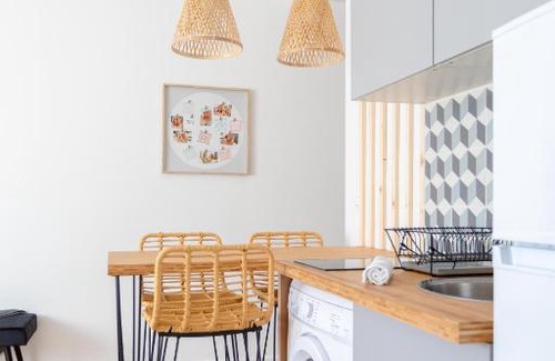 4th Arrondissement House | Pet-Friendly Oceanfront MaisonMars with Breakfast & Parking