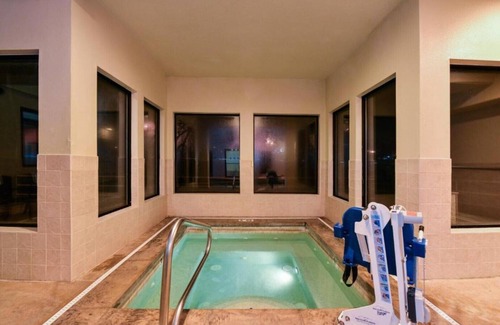 Gladstone House | Enjoy a Breakfast Buffet with Family-Friendly Amenities