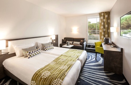 Gradignan Hotel | Relax at Comté d'Ornon - Hotel & Spa with Top Amenities