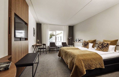 Snekkersten Hotel | Eco-Friendly Escape at Comwell Borupgaard - 4-Star Comfort