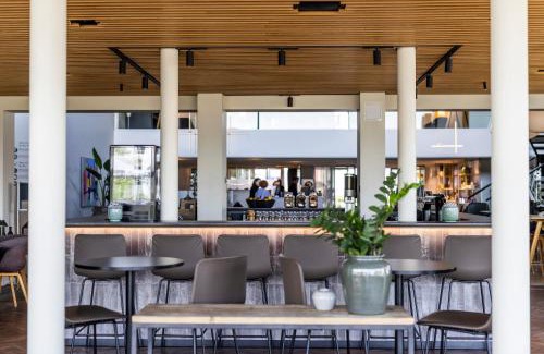 Koge Hotel | Cozy Comwell Køge Strand: Oceanfront Views & Pet-Friendly